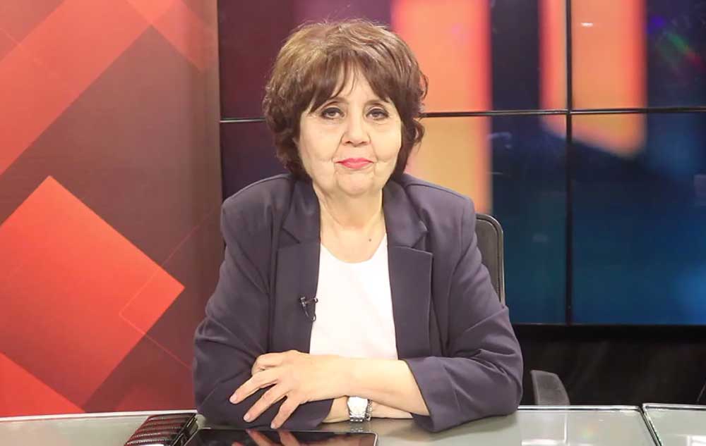 Ayşenur Arslan’dan Veda Zamanı