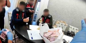 Gözaltındaki Eski AK Partili Başkanın Evindeki Buluntular Şaşırttı