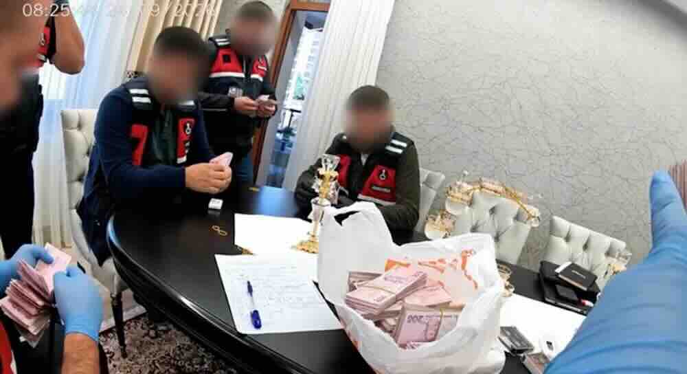 Gözaltındaki Eski AK Partili Başkanın Evindeki Buluntular Şaşırttı