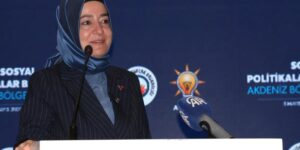 Fatma Betül Sayan Kaya’nın Babası Ramazan Sayan Kimdir? Ailesi ve Kardeşleri