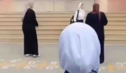 Azerbaycan’da Başörtülü Öğrencilerin Yaşadığı Olay Dikkat Çekti